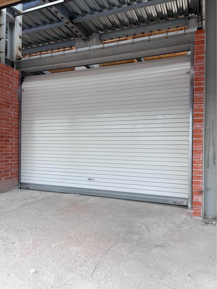 Cortinas para locales comerciales en Los Cabos