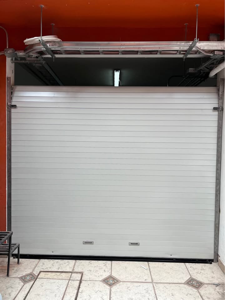 Cortinas para negocios en Los Cabos